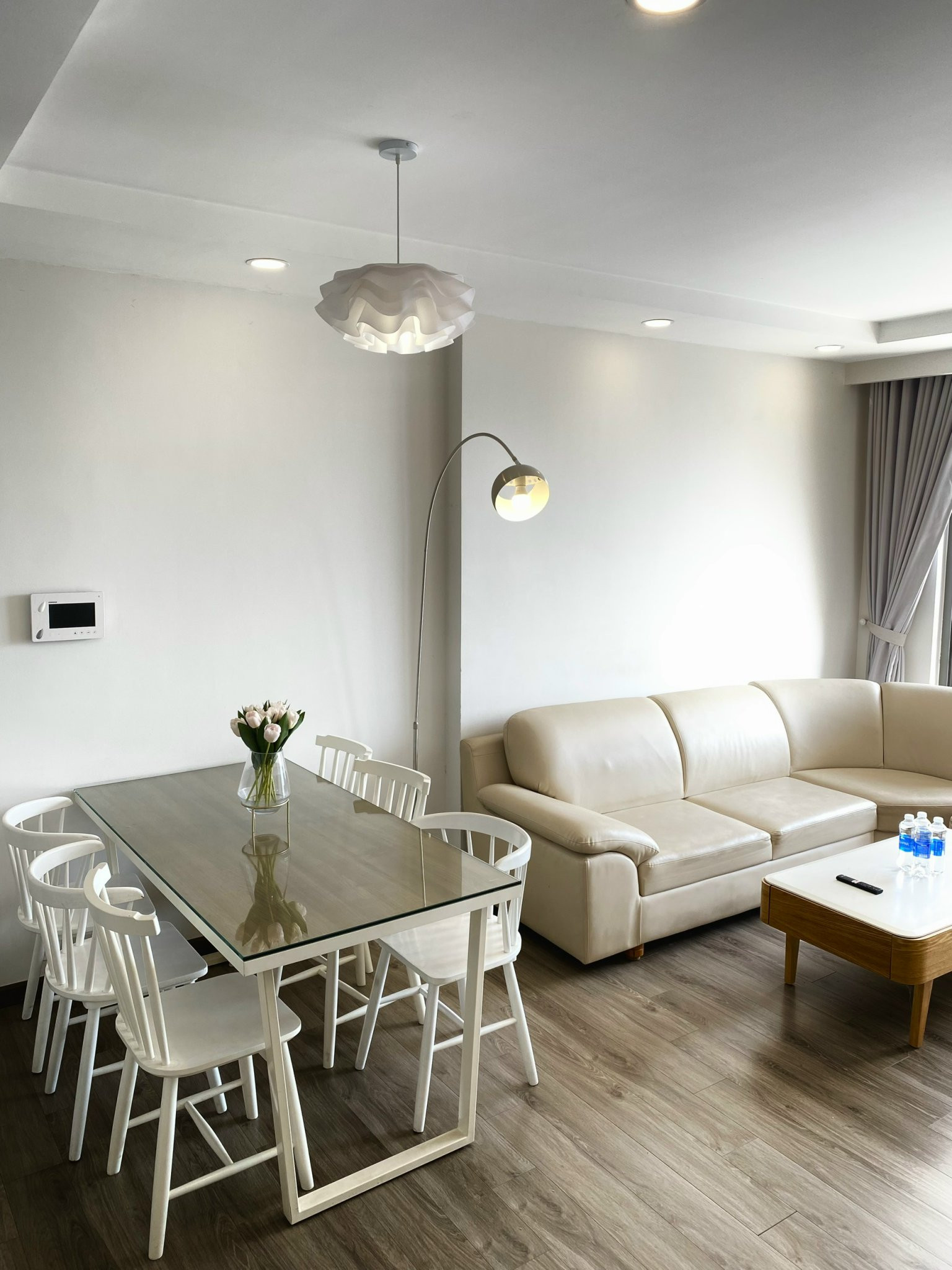 Bán căn hộ cao cấp Kingston Hoàng Văn Thụ, 2Pn-3Pn Full Nội Thất Sổ Hồng Tel 0942811343 Tony