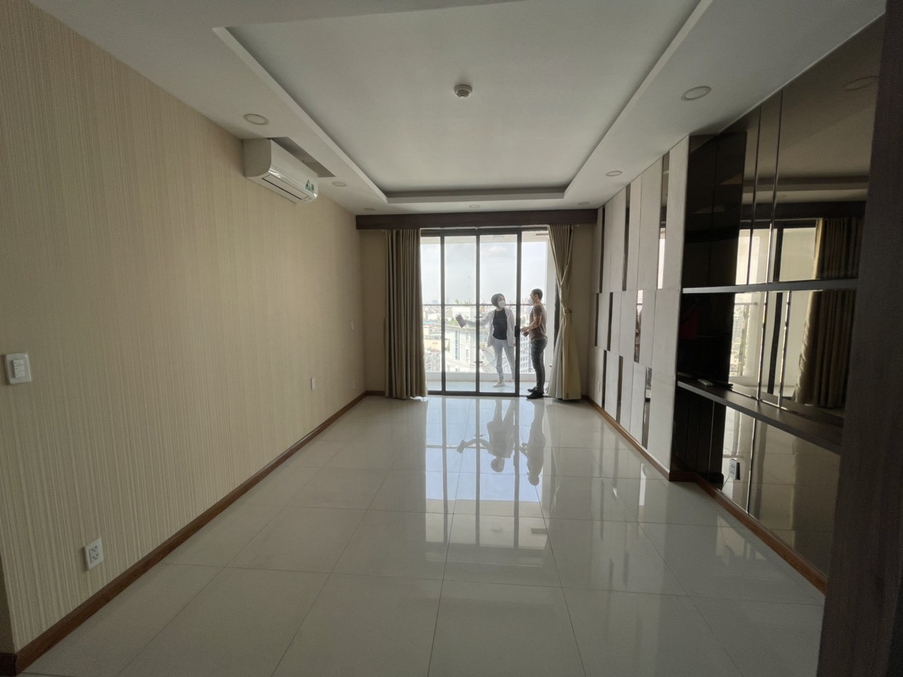 Cho thuê căn hộ Novaland Kingston Residence 2Pn2Wc Nội Thất Cơ Bản #18Tr Tel 0942811343 Tony Real