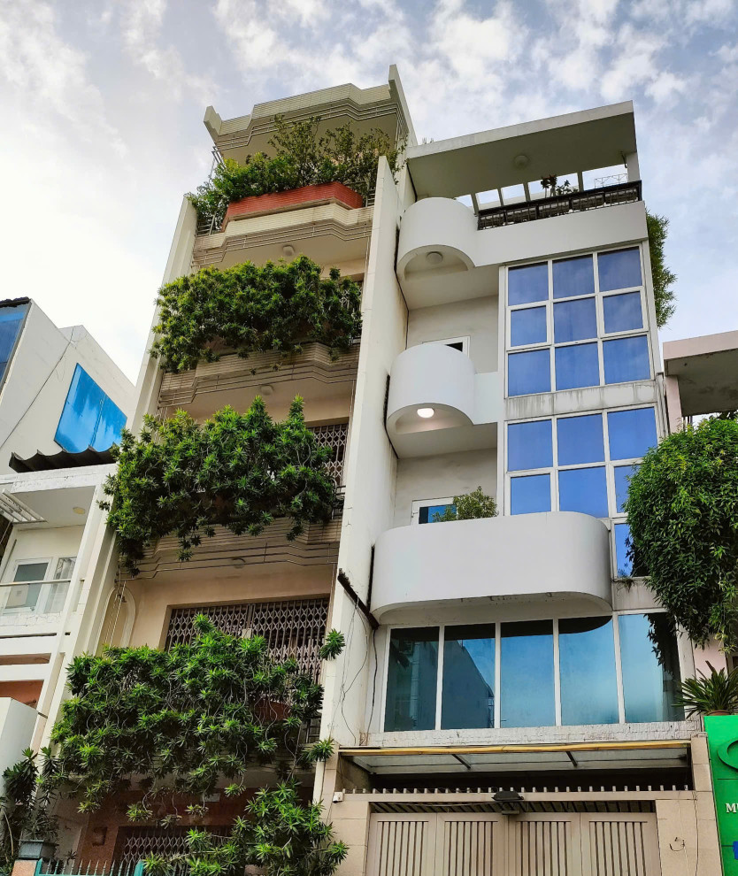 5 tầng kiên cố, dòng tiền gần 1 tỷ, vị trí SIÊU ĐỈNH, Mặt tiền Nguyễn Đình Chính