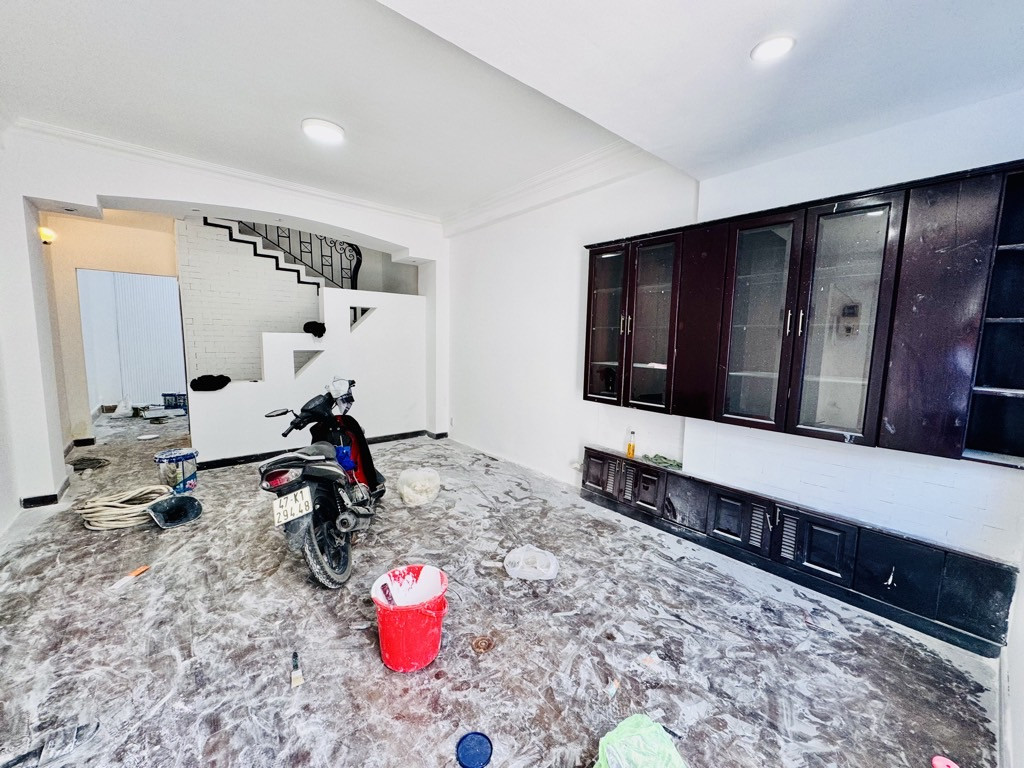 MẶT TIỀN KINH DOANH ngay trục xuyên tâm Lê Văn Sỹ, 60m2 4 tầng, gần 5m MT,  xe hơi ngủ nhà.