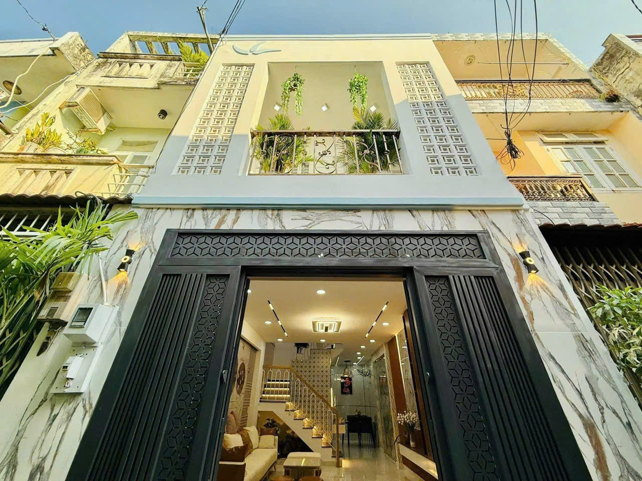 Bán nhà ngay TTTM đường Bùi Quang Là 55m2 2Tỷ830 sổ riêng chính chủ.
