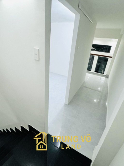 🏡 Bán nhà CMT8, Q.10, 7 PN trung tâm, 8.x tỷ!