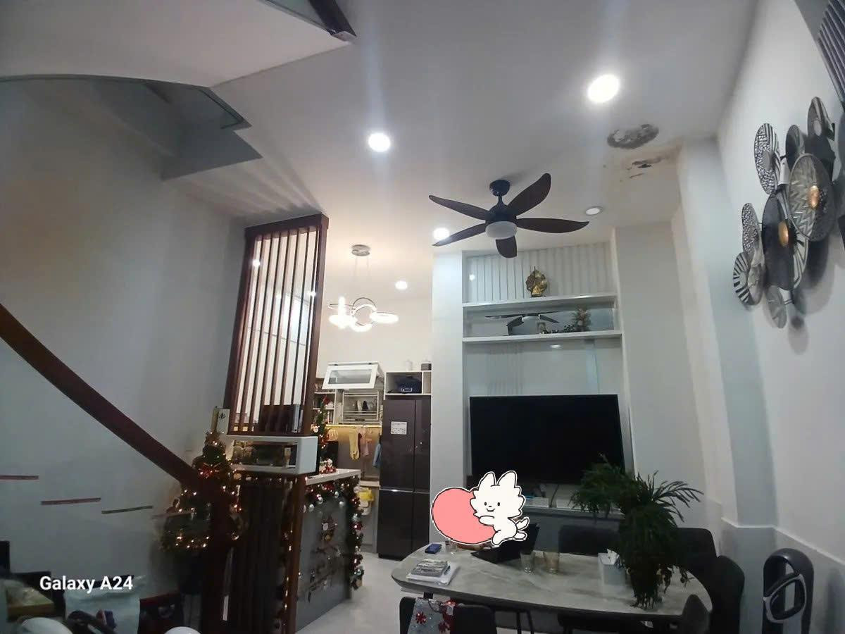 Vài bước ra MT, 4 tầng đẹp ở ngay, 30m2 chỉ 6.99 tỷ TL, BÁN GẤP