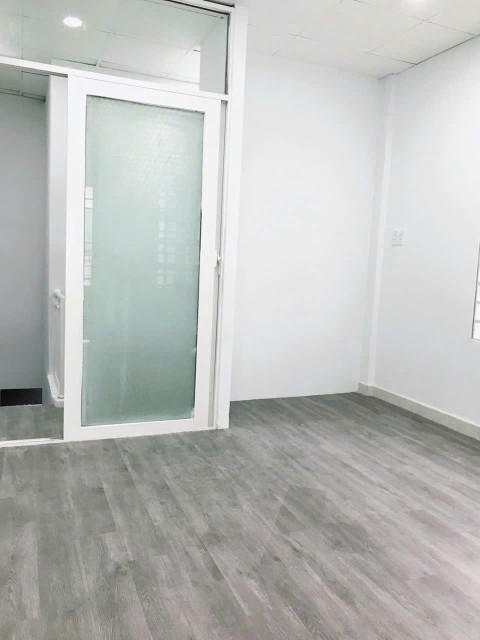 Nhà NC, Đ Cách Mạng Tháng 8, gần các khu vực Nhà hát Hòa Bình, Chợ Hồ Thị Kỷ