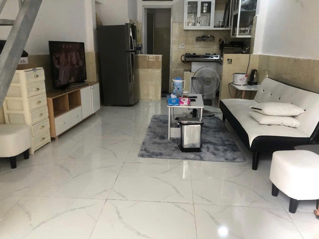 Bán nhà 2 tầng 23m2 - ngay Bà Hom, Q6 - vài bước ra hẻm xe hơi - chỉ hơn 1 tỷ