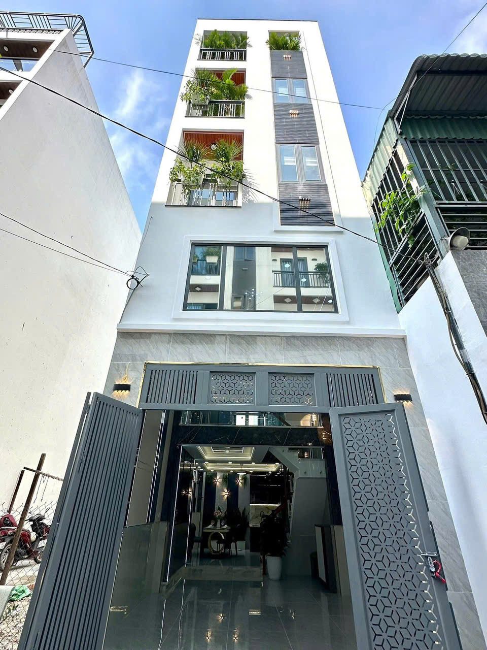 Nhà hẻm cần bán gấp Nguyễn Xí, P. 13 Bình Thạnh. Giá: 3,79 tỷ. DT: 58.5m2. 4PN 5WC. Sổ hồng riêng.