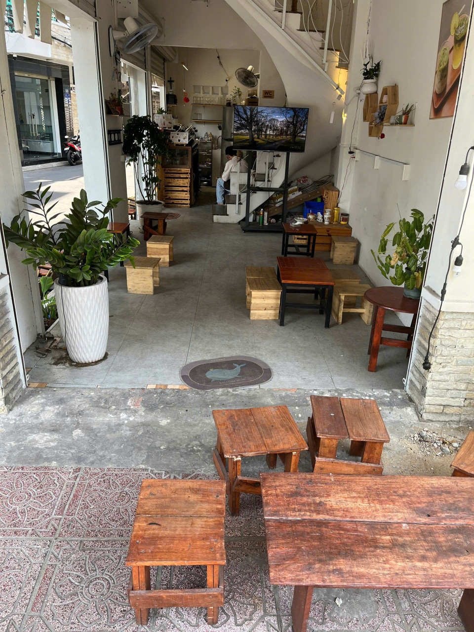 SANG QUÁN CÀ PHÊ VIEW BỜ KÈ PHƯỜNG 13, QUẬN PHÚ NHUẬN,TP HỒ CHÍ MINH – KHÔNG GIAN CHILL, DOANH THU ỔN ĐỊNH 75–90TR/THÁNG