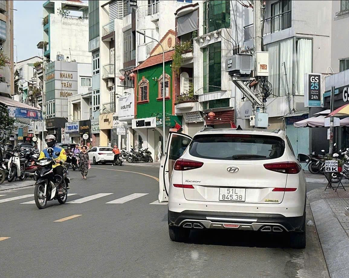 4 tầng đẹp, rộng 4m, HXH lt, 1 căn ra mặt tiền, Huỳnh Văn Bánh