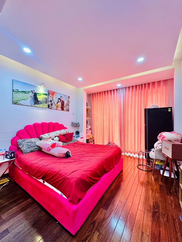 Bán nhà Huỳnh Văn Bánh, HXH, 50m², 4 tầng, sát mặt tiền, nhỉnh 9 tỷ.