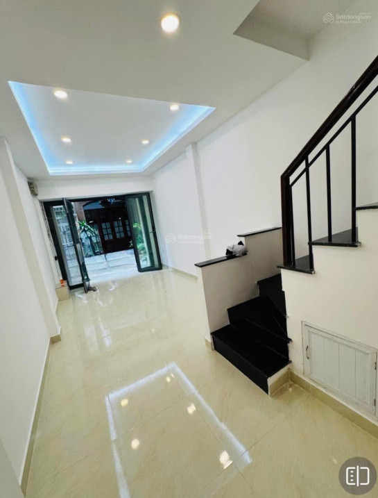 🏡 Bán nhà mới 3/2, Q.10, hẻm 5m, 8.x tỷ!