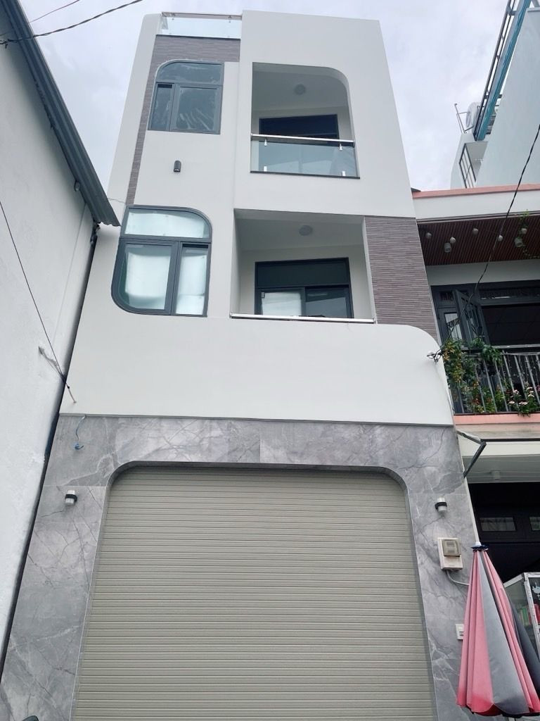 NHÀ ĐẸP NGAY VÒNG XOAY LÊ ĐẠI HÀNH-QUẬN 11- HẺM XE HƠI-51m2-4 TẦNG-THÔNG TỨ TUNG -NỘI THẤT XỊN XÒ
