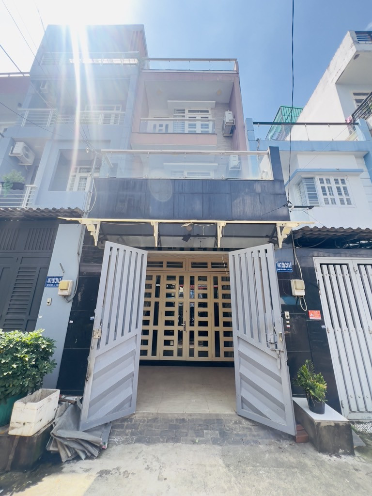 4 tầng gấp bán, gần chợ, sổ hồng riêng, pháp lý chuẩn