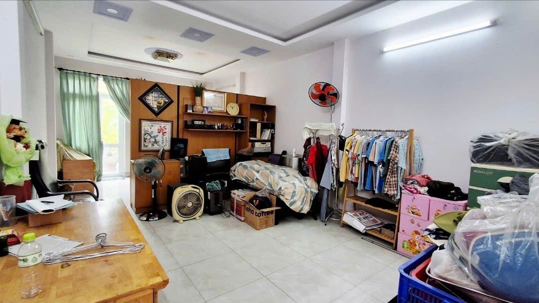Bán nhà Mặt Tiền Nguyễn Hồng Đào - gần Trường Chinh, 4,1x16,5m, 4 Tầng, 4PN, 17,9 tỷ.