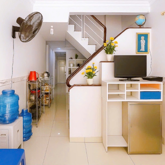 Bán nhà  QUẬN 10, hẻm Cách Mạng Tháng Tám, 3 tầng, Giá 4.95 tỷ