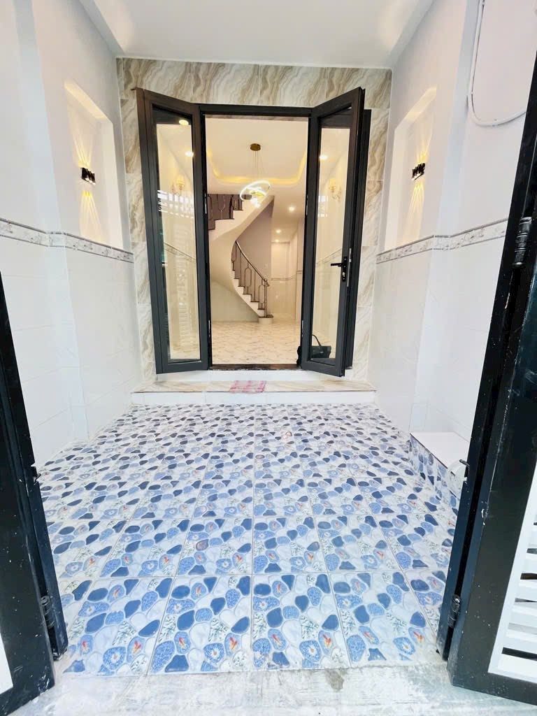 ĐÓN ĐẦU CẦU BÌNH TIÊN QUẬN 6 - 80M2 SỬ DỤNG - 3PN - CÓ SÂN VÀ BC - LƯƠNG VĂN CAN PHƯỜNG 15 QUẬN 8