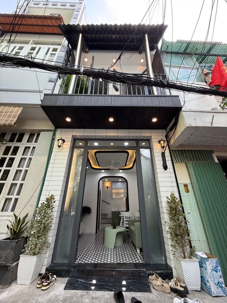 Bán nhà sổ hồng riêng bình thạnh, gần q1