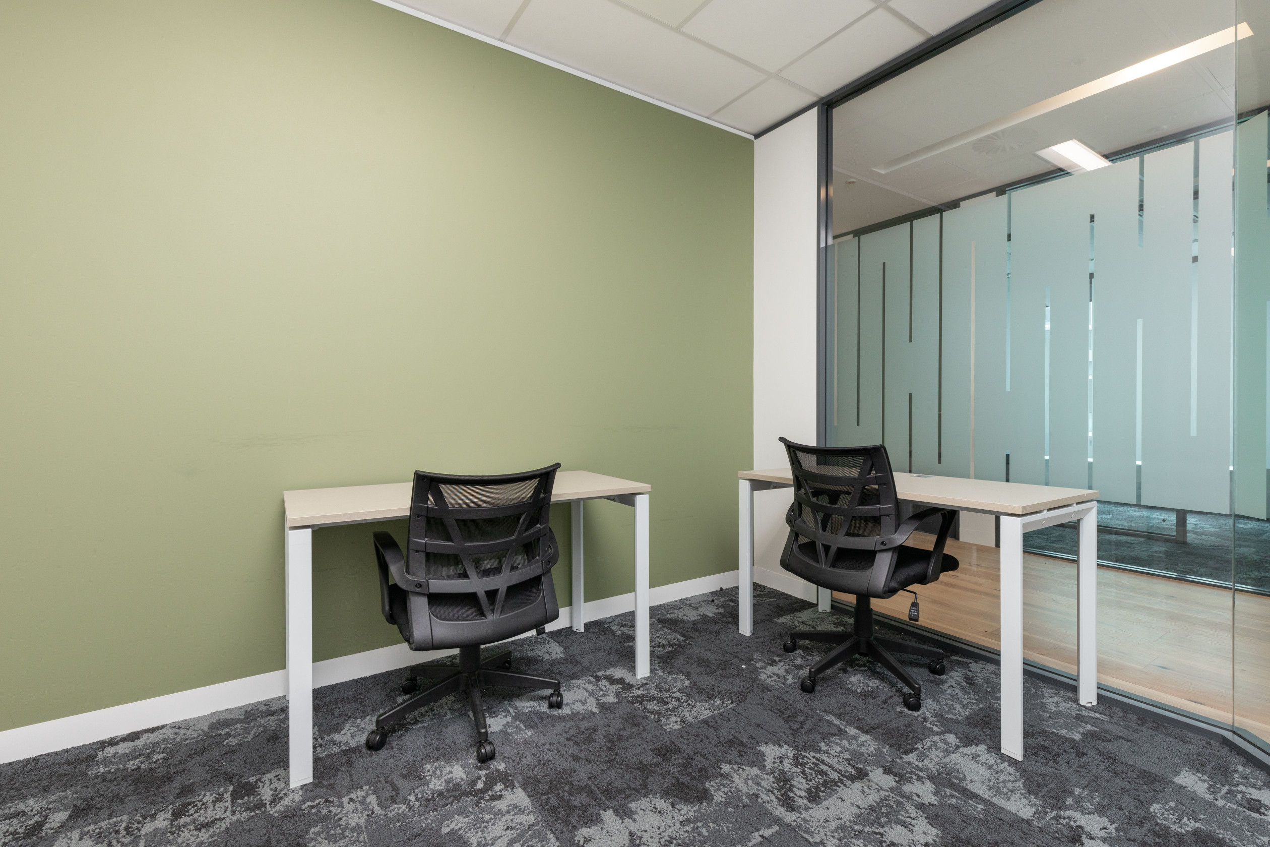 Làm việc linh hoạt tại HQ Zeta Building hoặc bất cứ nơi đâu trong mạng lưới toàn cầu của chúng tôi.