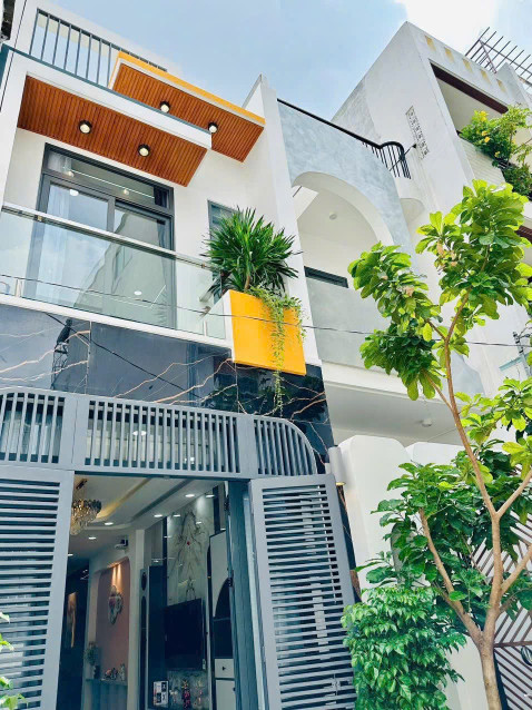 Bán gấp nhà Phạm Văn Bạch Quận Tân Bình, giá 1,8 tỷ, gần chợ trường học, LH:0902958672