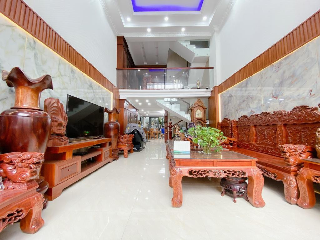 Bán nhà 4 tầng phạm văn bạch 5×22 110m²  Phường 15 Quận Tân Bình