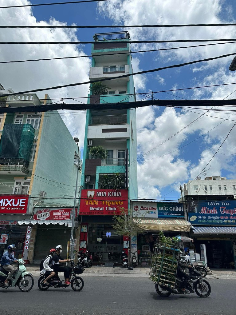 Bán nhà 65,5m² ngang 4.2m giá 15.9 tỷ tại Phường 15 Quận Tân Bình
