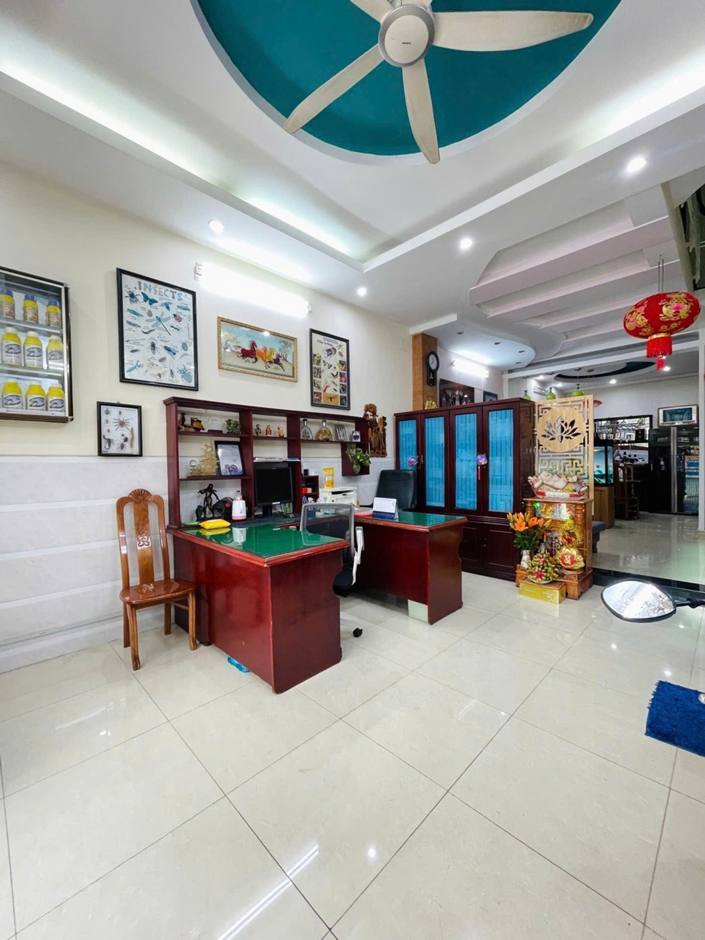 Nhà bán Ngay ngã Tư Hàng Xanh - Quận Bình Thạnh -DT 62 m2- HXH