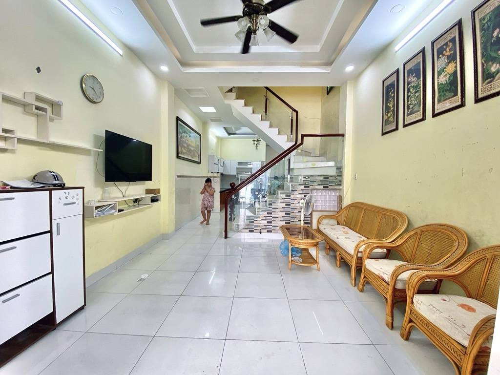 NGAY TRUNG TÂM BÌNH THẠNH - 35M2 - 2 TẦNG 2 PHÒNG NGỦ - GẦN MẶT TIỀN