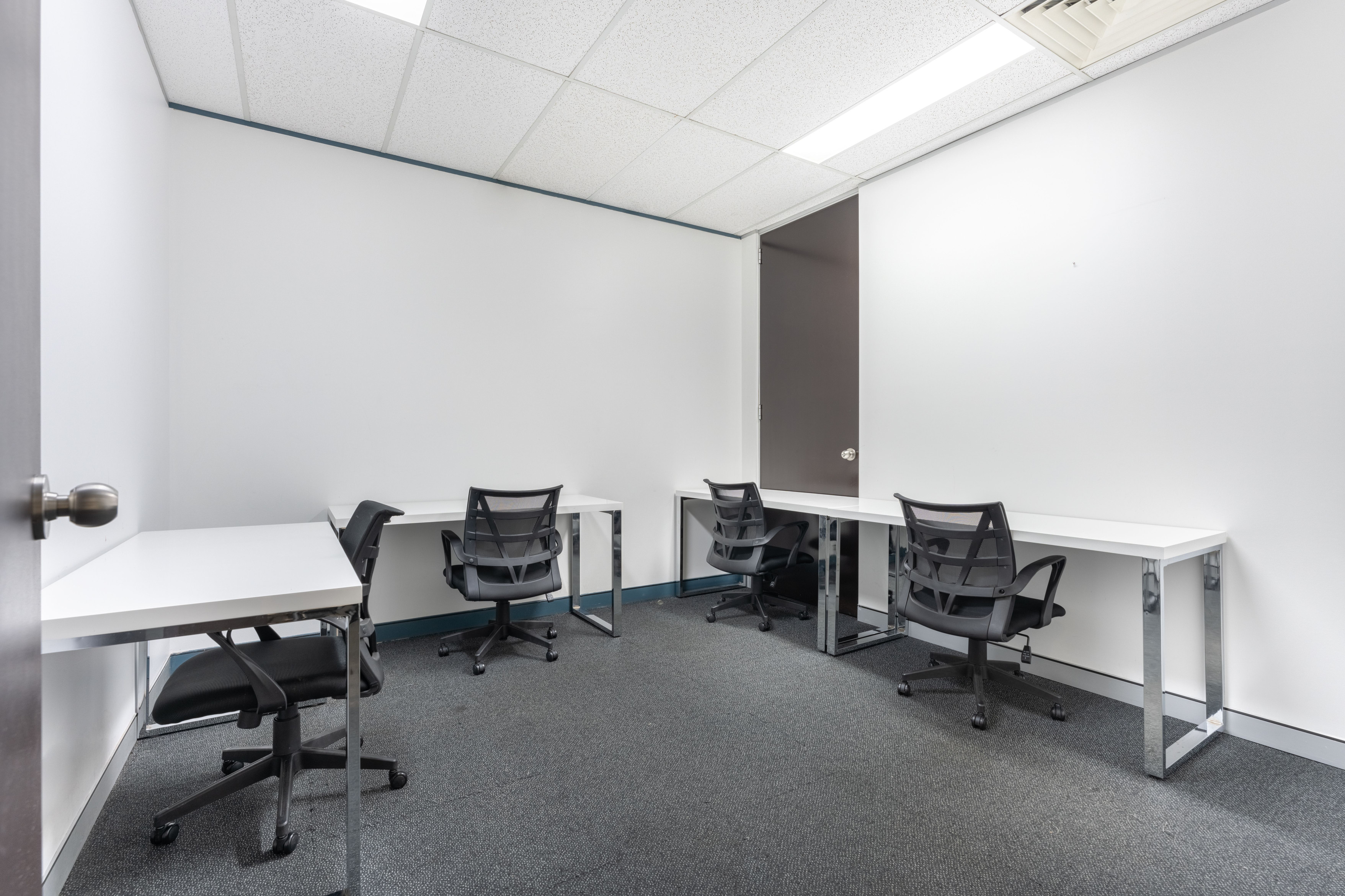 Không gian văn phòng riêng đầy đủ dịch vụ dành cho bạn và đội ngũ tại Regus MACH Building