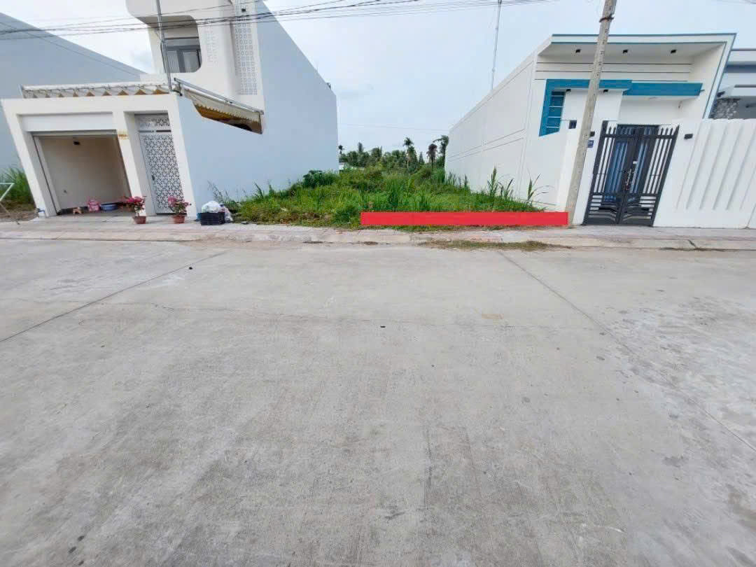 Chính chủ bán đất MT Võ Văn Môn, P. 4, TP. Tân An, 110m2, SHR, 1tỷ2