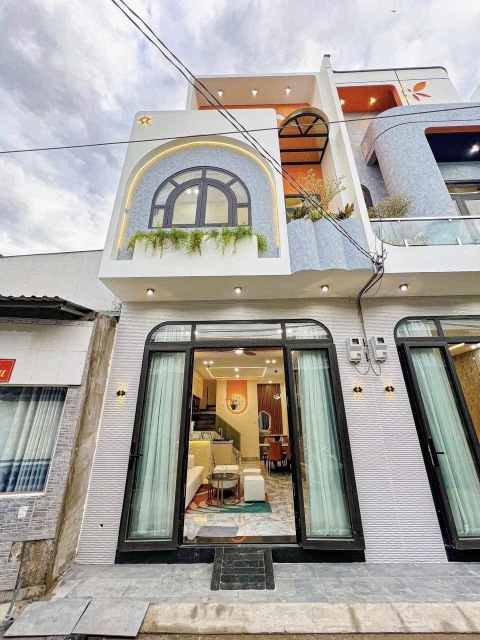 🛖 NHÀ ĐẸP 1 TRỆT 1 LẦU NGAY UBND – 70M2 – GIÁ 2 TỶ 390 TRIỆU