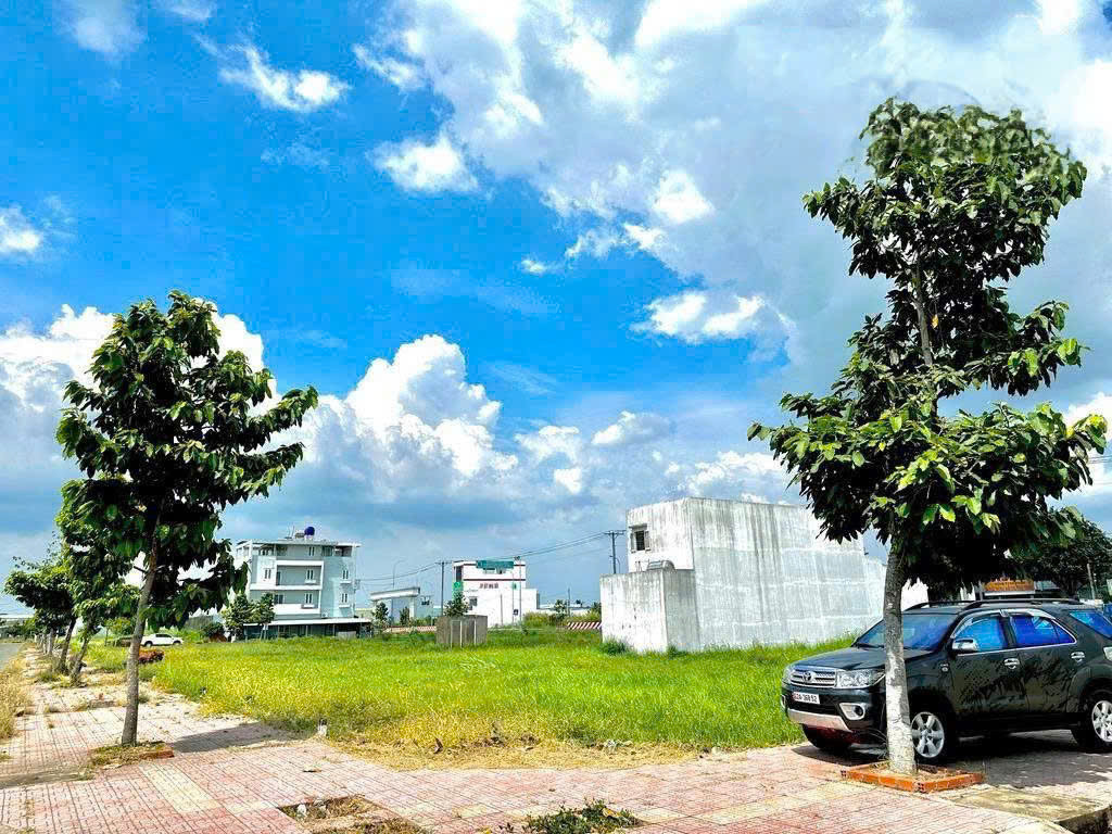 CHÍNH CHỦ BÁN ĐẤT NỀN THỔ CƯ, 100m2/Sổ Sẵn.Phường 4,  Tp Tân An