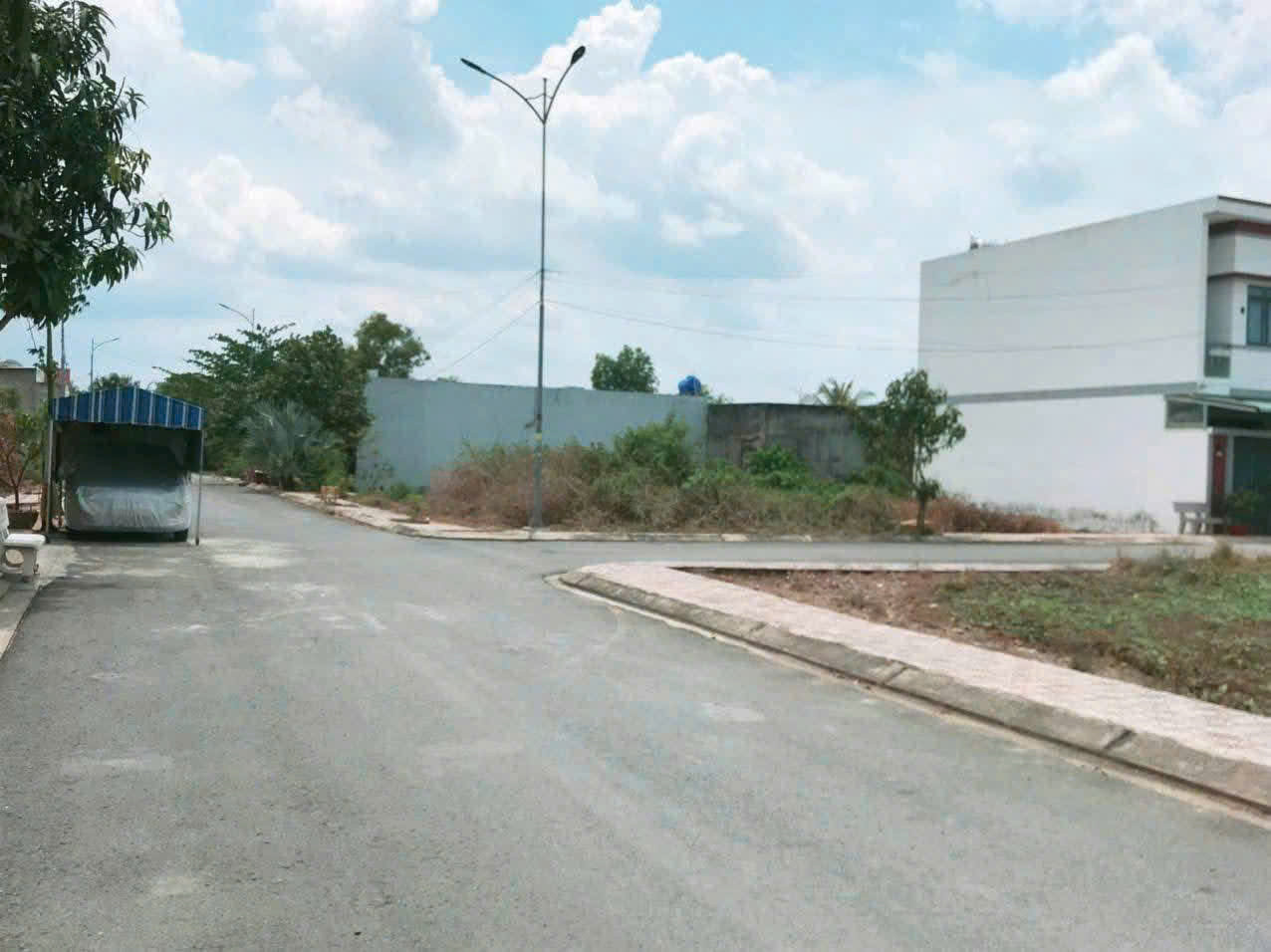 Chính Chủ  BÁN LÔ ĐẤT ĐẸP _ TP .TÂN AN, Phường 4, 120M2 ,GIÁ : 1.3 TỶ, LÔ GÓC
