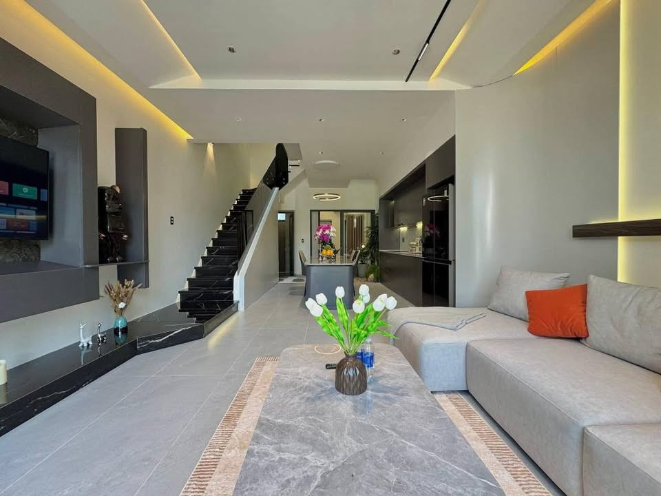 🏙️ Căn Nhà 3 Lầu – Full Công Năng | Trung Tâm TP Tân An | Chính Chủ - Sổ Hồng Riêng