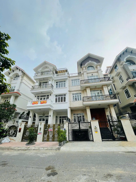 Chính Chủ Bán Nhà Mới 100% P.4 Tp Tân An Ngay Trung Tâm, 2tỷ8, Sổ Sẳn, 80m2