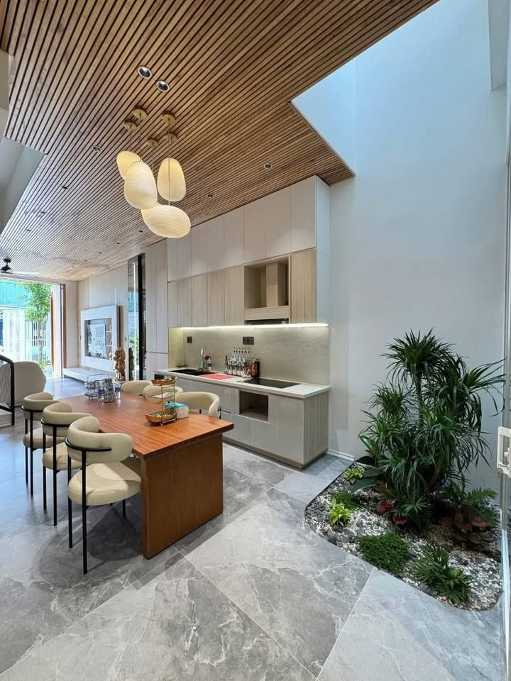 🏡 BÁN NHÀ MẶT TIỀN QL1A – PHƯỜNG 4, TÂN AN – 1 TRỆT 2 LẦU – 76M² – GIÁ 2 TỶ 450TR 🔑