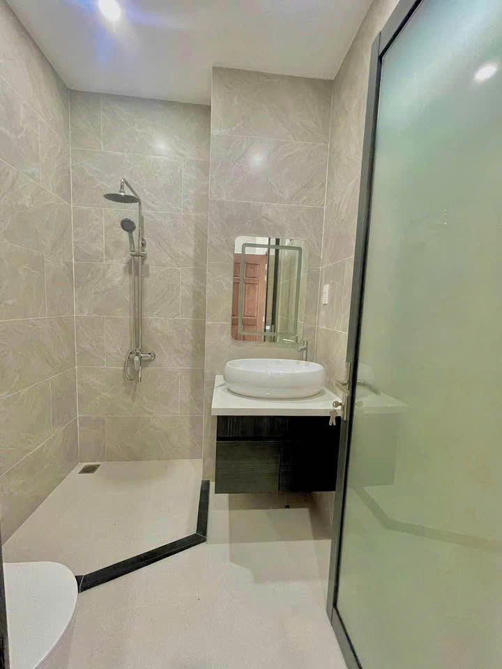 🏡 BÁN NHÀ 1 TRỆT 2 LẦU – 4 PHÒNG NGỦ – P4 TÂN AN LONG AN – 74M² – 2 TỶ 390 TRIỆU 🔑