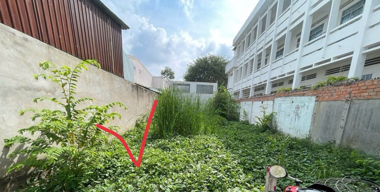 { Phường {Đạo Thạnh } Kp9 p5 cũ  - Bán nền thổ cư kế trường
