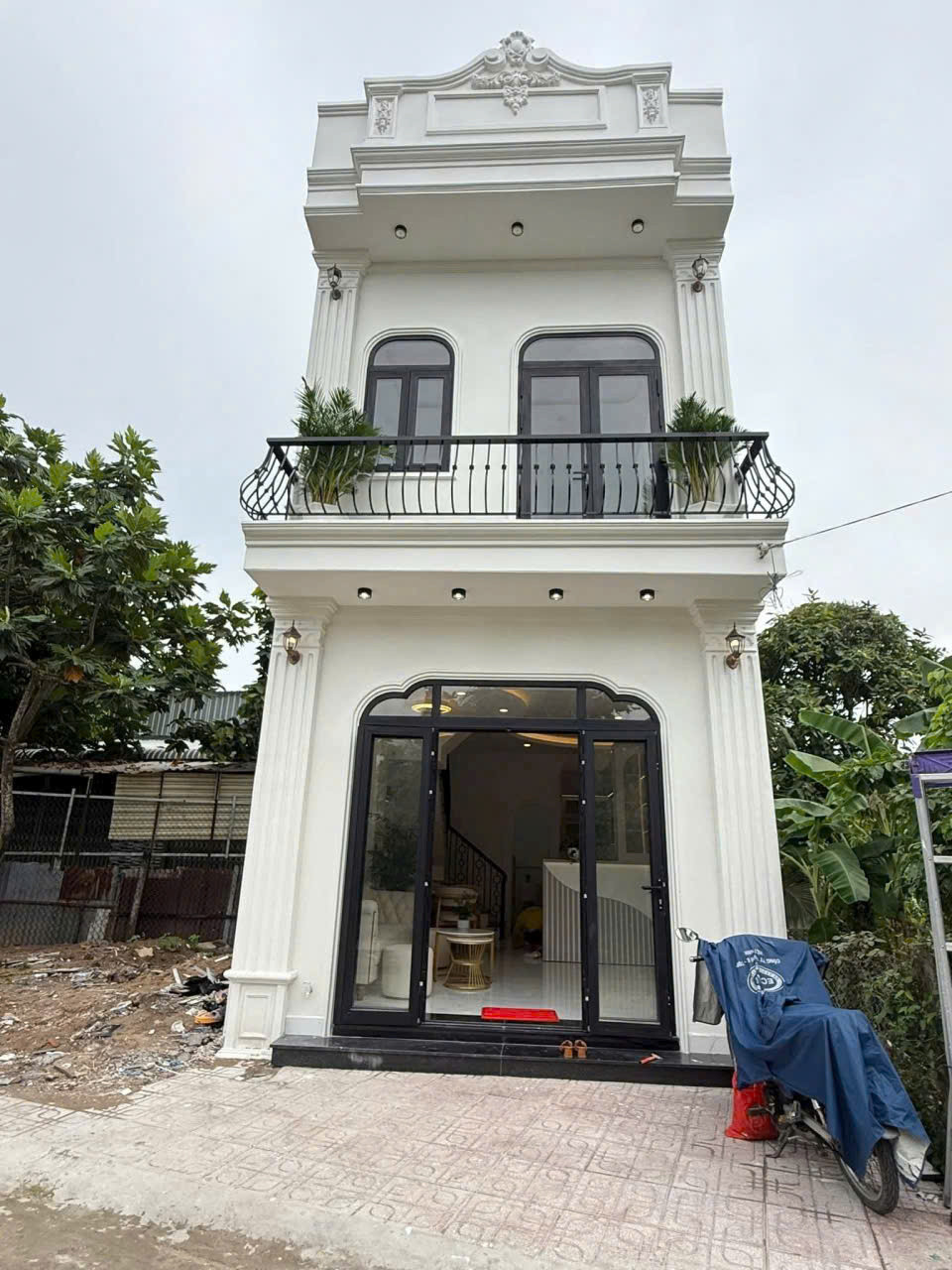 Phường 5. NHÀ MẶT TIỀN RẠCH BẠCH NHA, Trần Hưng Đạo vào chỉ 100 mét.