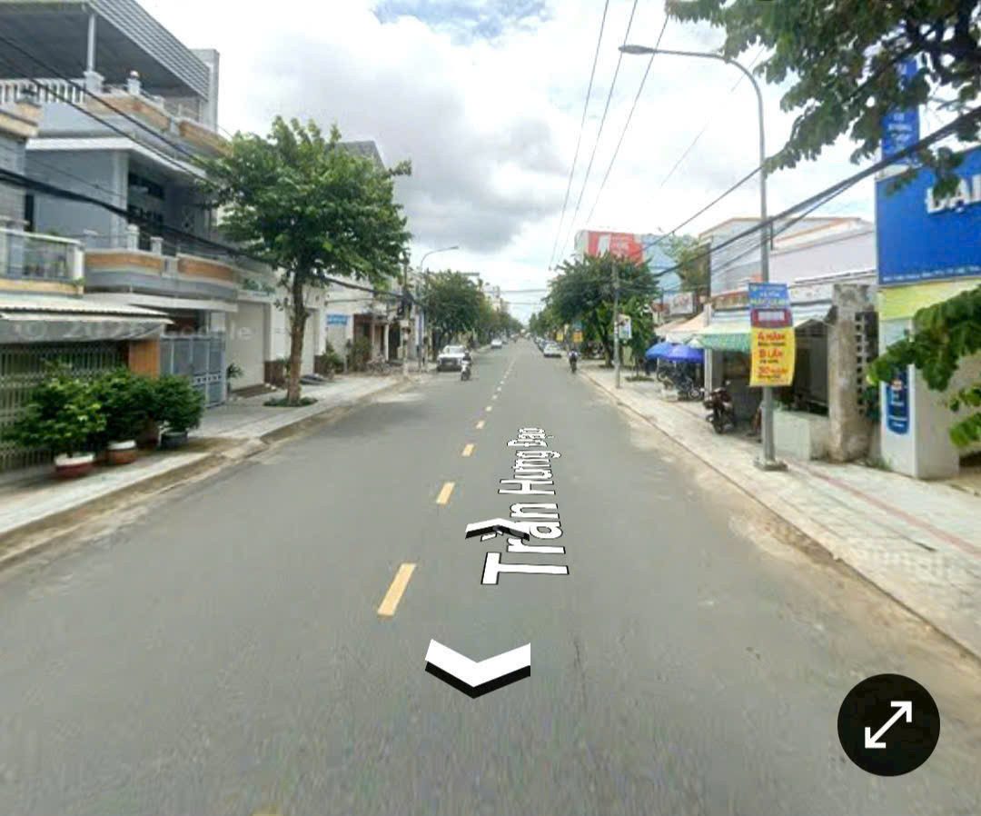 Nhà Lầu 3 Tầng. Rộng 6,3 mét. MẶT TIỀN đường Trần Hưng Đạo - P5 - MỸ THO.