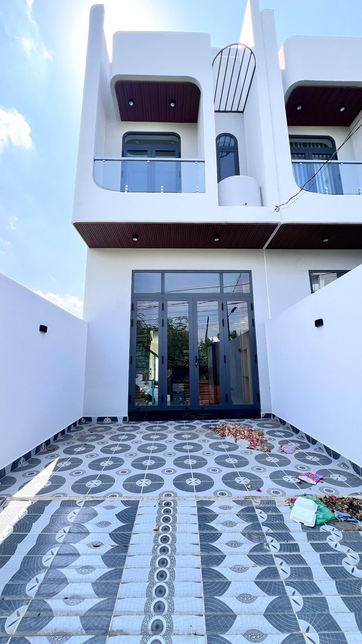 Nhà lầu mới xây dựng hẻm xe hơi trung tâm P5, Tp Mỹ Tho