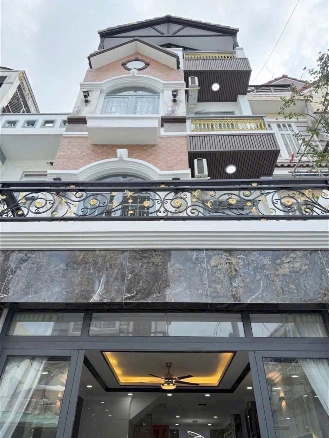 Cần bán gấp nhà 102m2 đường Dương Quảng Hàm, P6,Gò Vấp. Hẻm 5m,xây 1 trệt 2 lầu. Gần siêu thị Emart