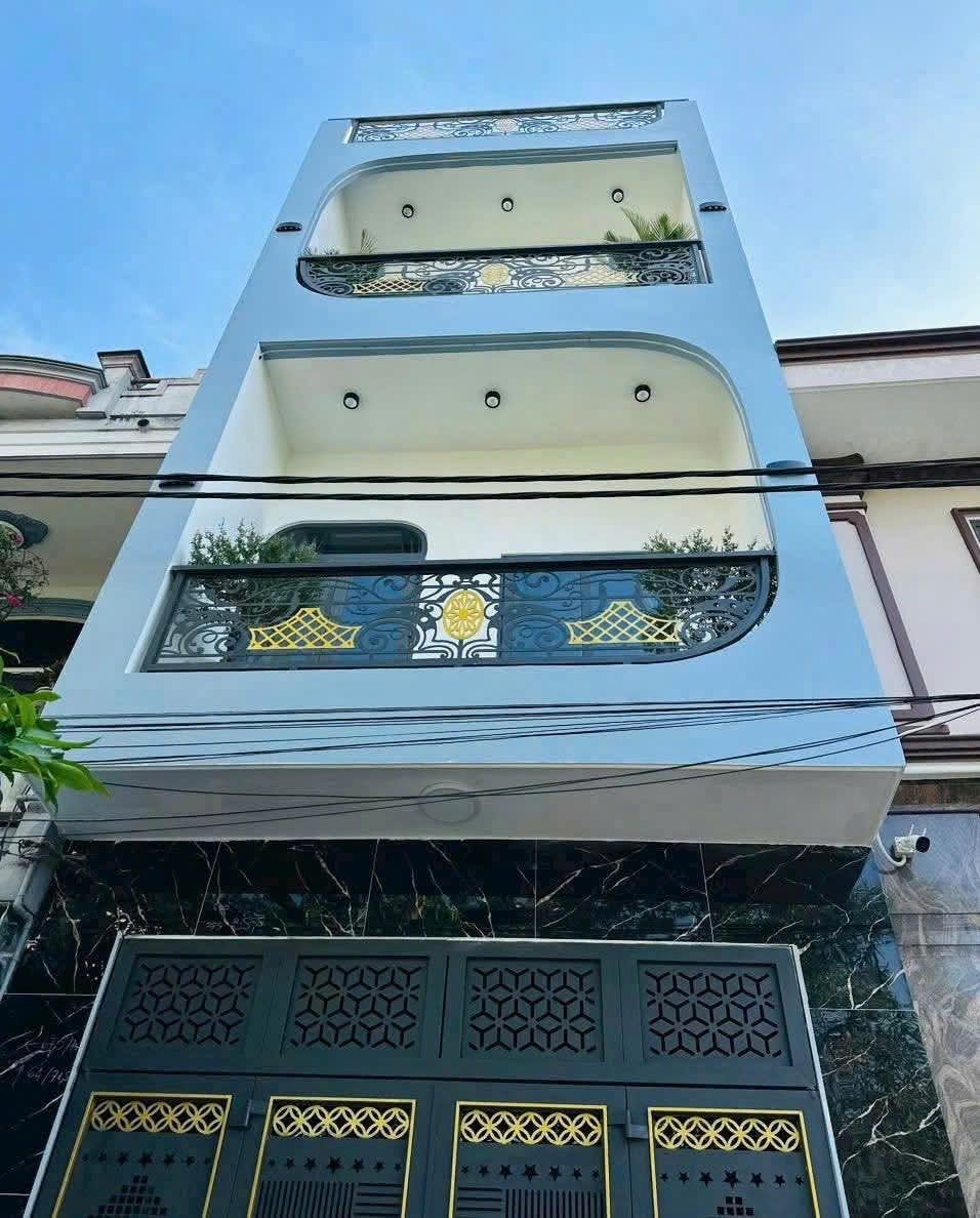 Cần bán gấp nhà 102m2 đường Dương Quảng Hàm, P6,Gò Vấp. Hẻm 5m,xây 1 trệt 2 lầu. Gần siêu thị Emart