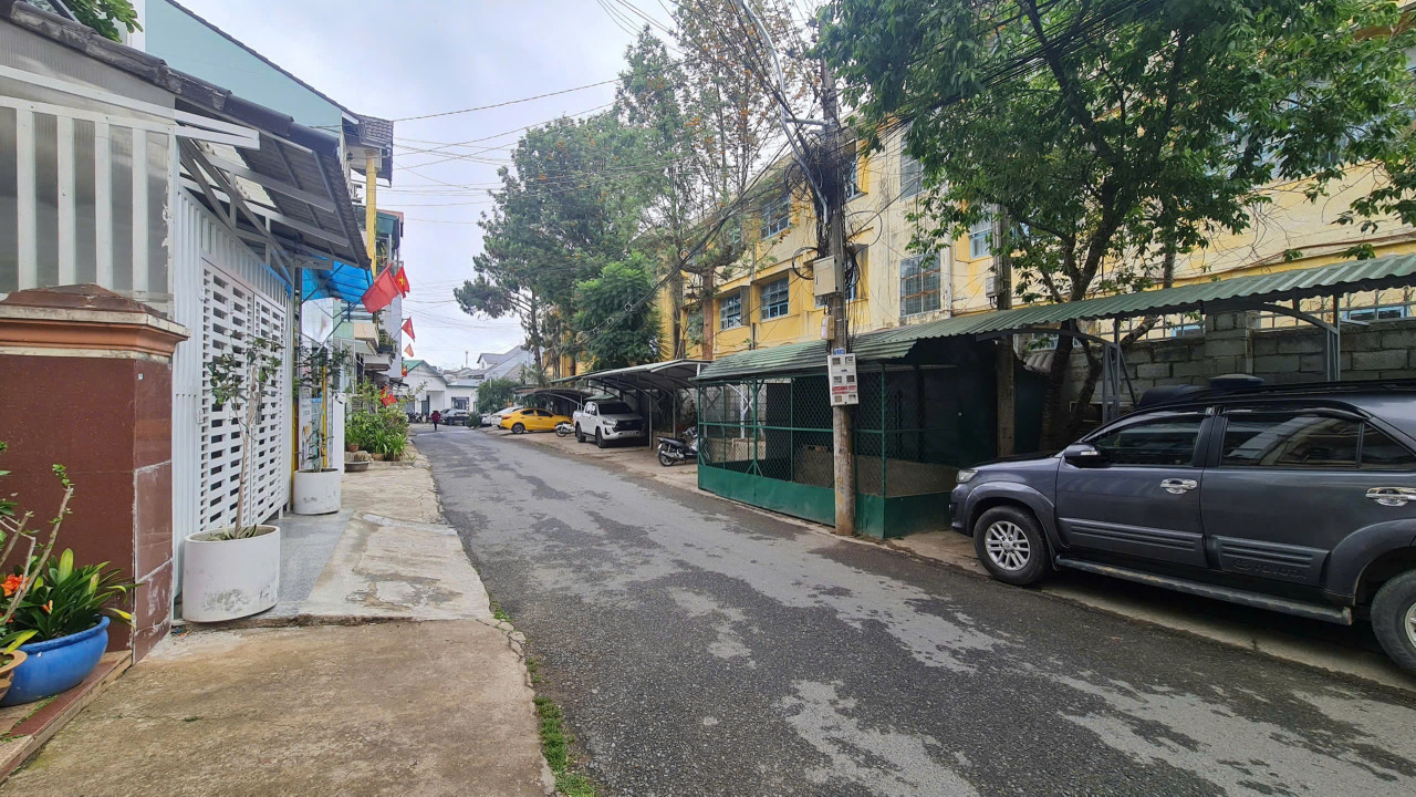 Bán Nhà Cạnh Trường Lam Sơn Đà Lạt