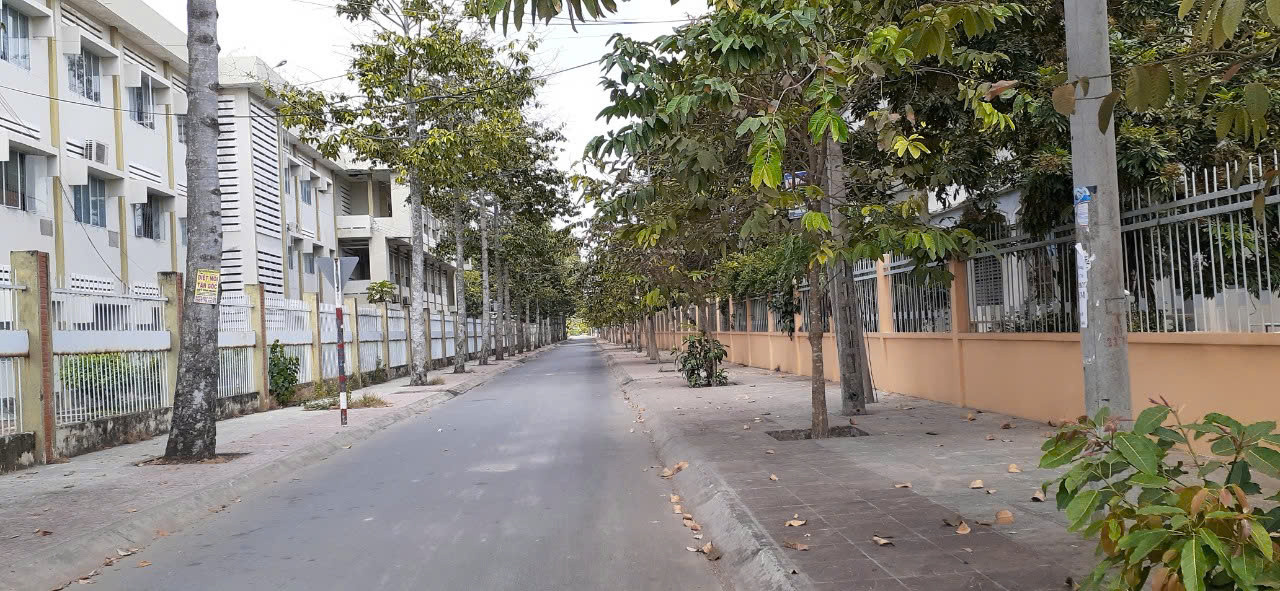 Bán Nhà P.6 TP Mỹ Tho. Khu trường Chính Trị Tỉnh. Ô tô lưu thông 2 chiều.