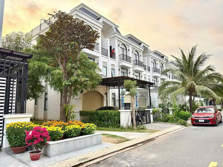 Bán nhà khu trung tâm hành chính Long An