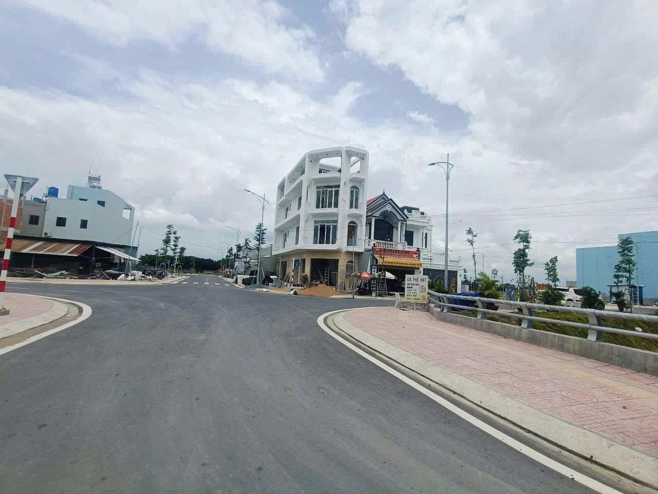 Chính chủ bán đất phường 6 Tân An, sát Aeon Mall, 1tỷ7, SHR, 110m2