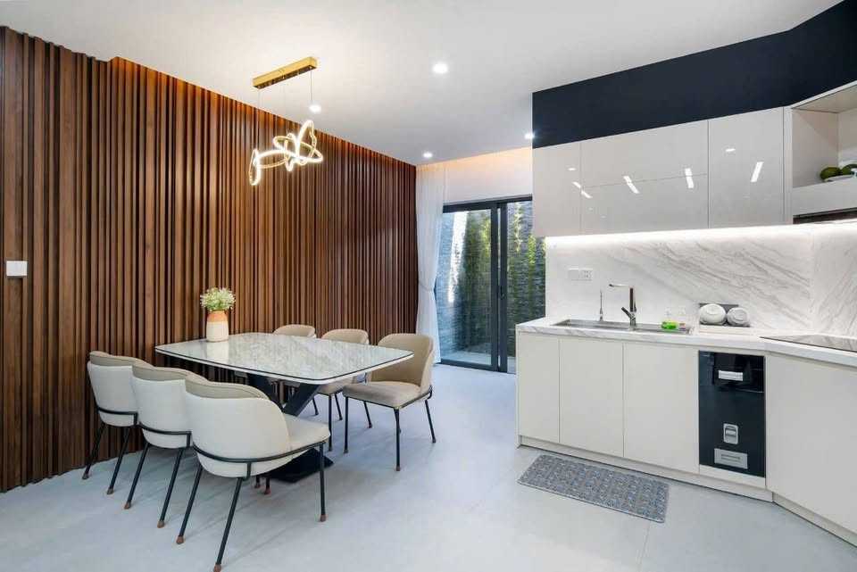🏠 NHÀ 2 LẦU TRẺ TRUNG – GẦN CHỢ – PHƯỜNG 6 TÂN AN