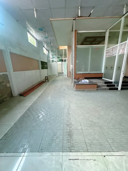 Cho thuê nhà mặt tiền đường Nguyễn Văn Tư.Gía 8 triệu