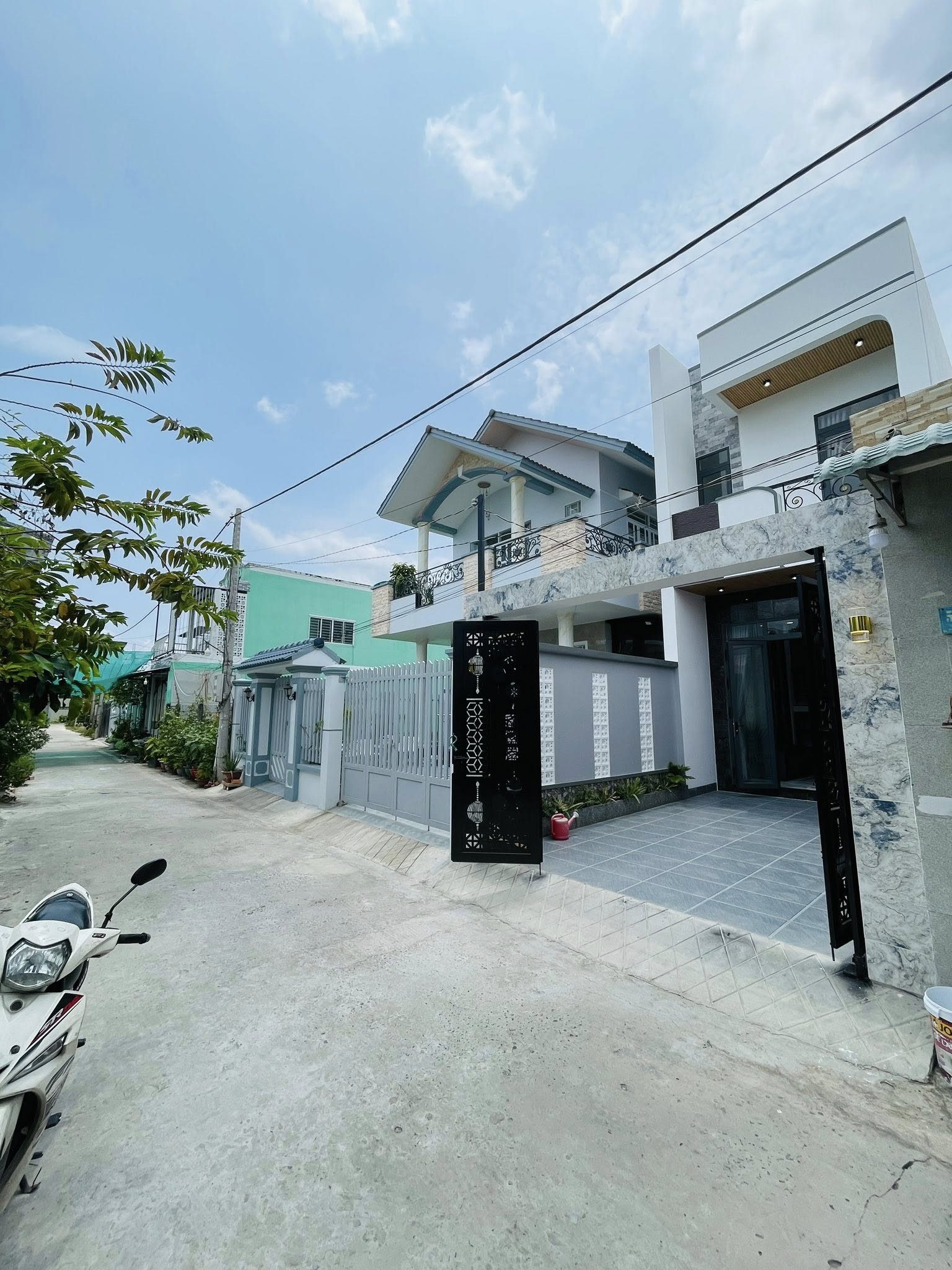 Nhà lầu mới xây dựng P9, Tp Mỹ Tho hẻm xe 4m