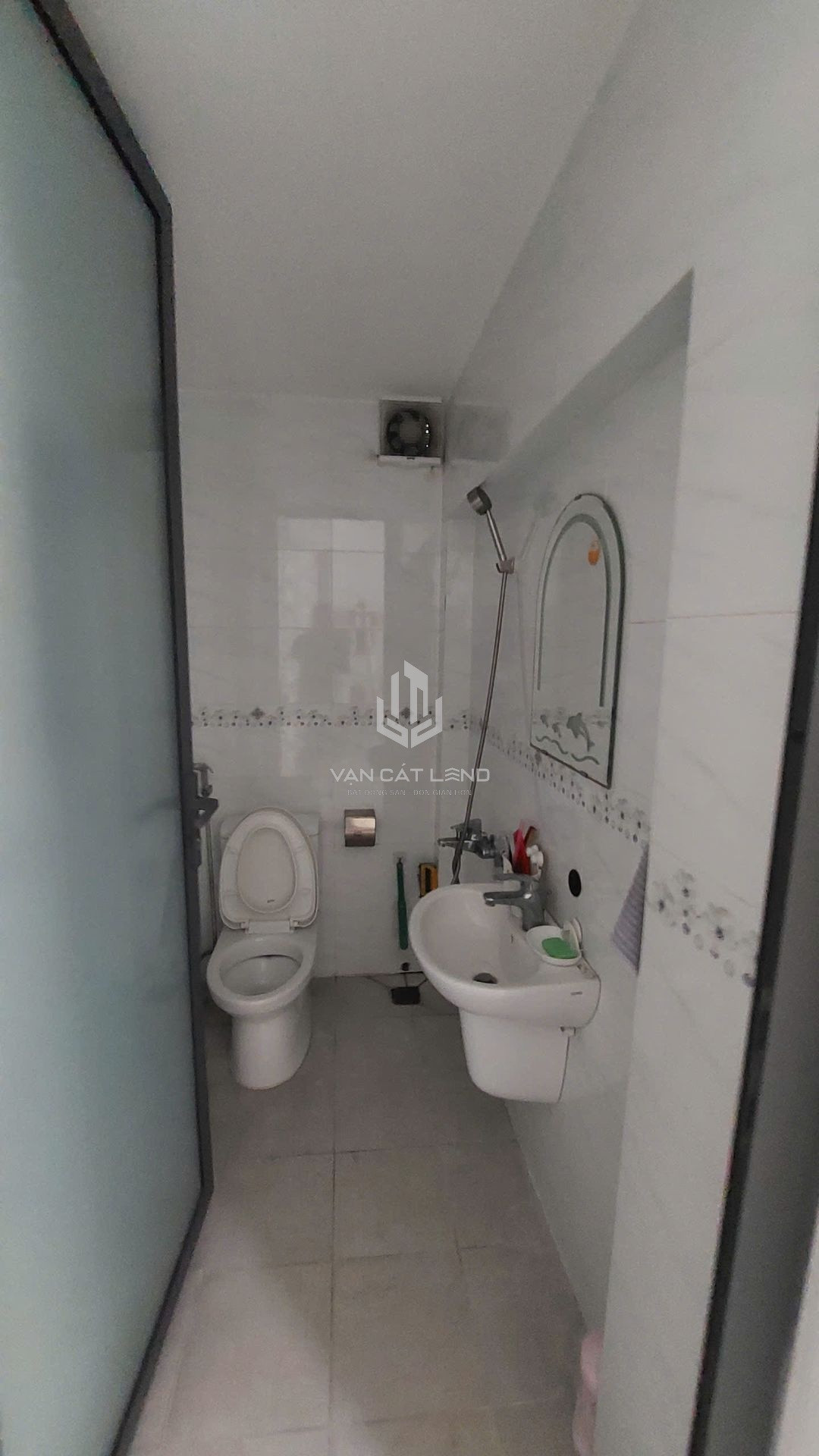 🏢 CHO THUÊ MẶT BẰNG TẦNG TRỆT & TẦNG 1 PHẠM NGỌC THẠCH – DT 230M² – GIÁ 25 TRIỆU/THÁNG