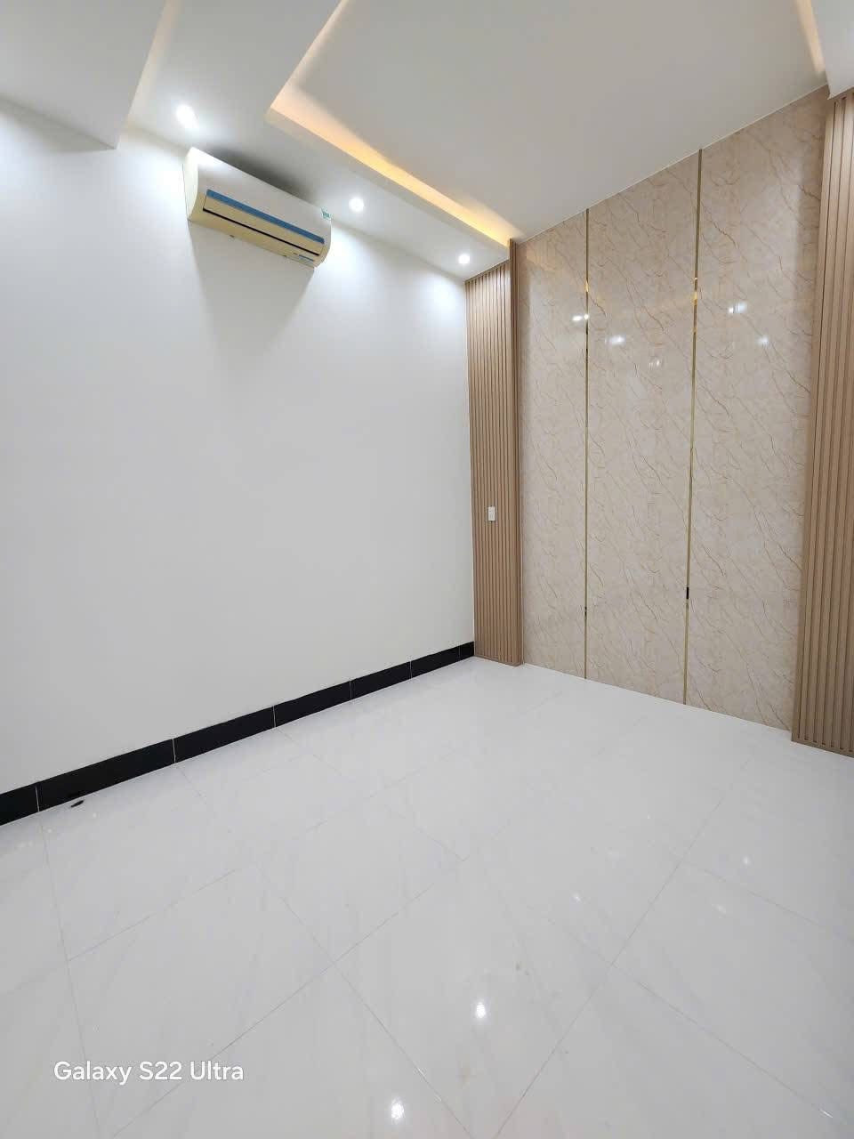 🌼 NHÀ GIÁ RẺ - LỘ Ô TÔ TẠI KDC 923 - CẦN THƠ 🌼
💰Gi.á: 2 tỷ 899 triệu (thương lượng)
📐 Diện tích: 4.2 x 14.5 = 61m2| NHÀ HOÀN CÔNG| Lộ: 4m| Có: 3 Phòng Ngủ - 2 toilet - bếp - sân đậu xe|
📲 Điện thoại: 0939-260018 Trịnh Huy